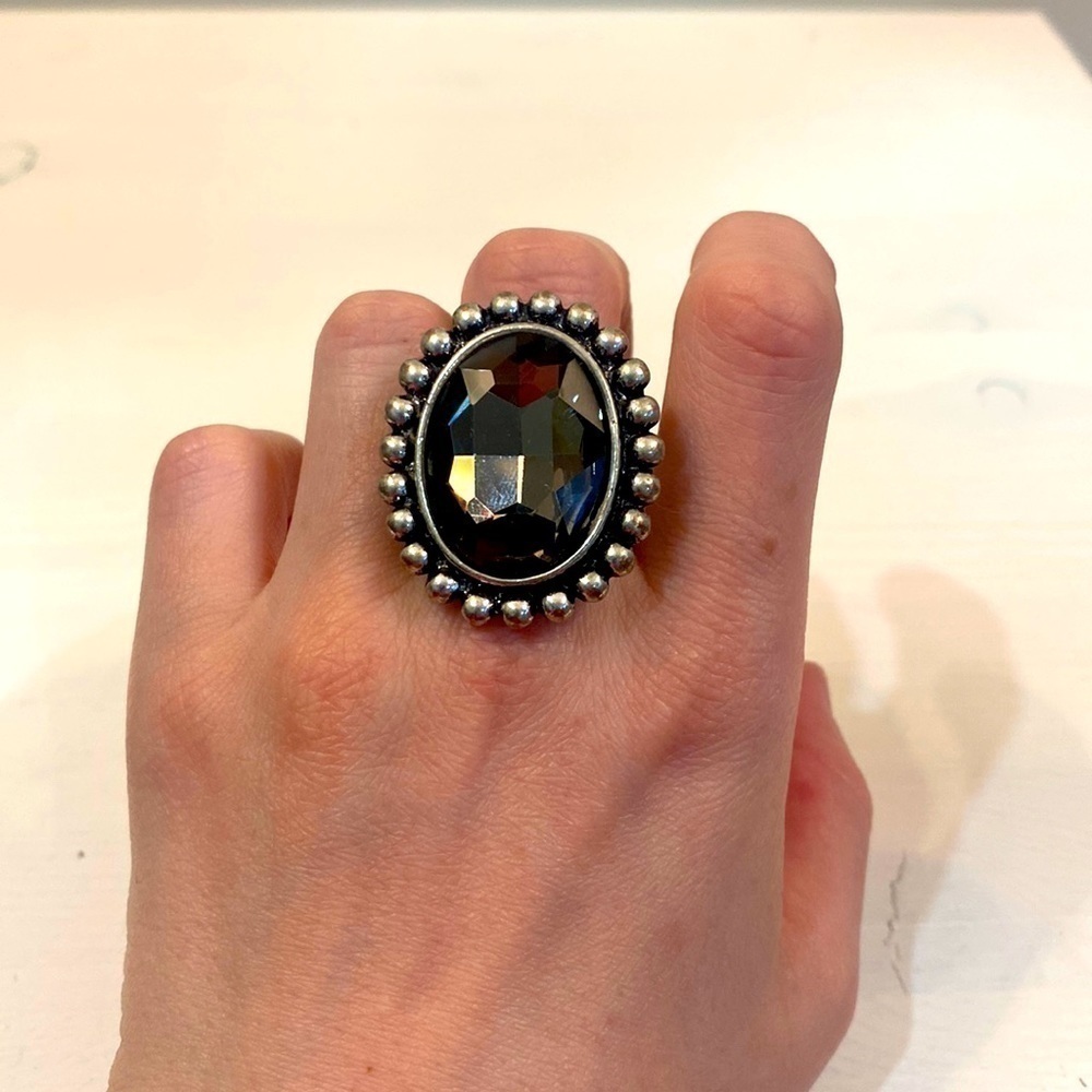 🔥5/$20🔥 Large Black Gem Ring with Elastic Band